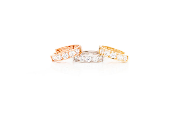 ARRACADA HUGGIES ORO 14K CON CIRCONIA