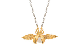COLLAR ESCARABAJO JIRAFA DOBLE ALAS CON MOONSTONE