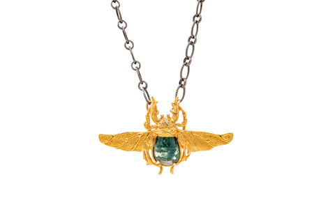 COLLAR ESCARABAJO CON ALAS AGATA MUSGOSA